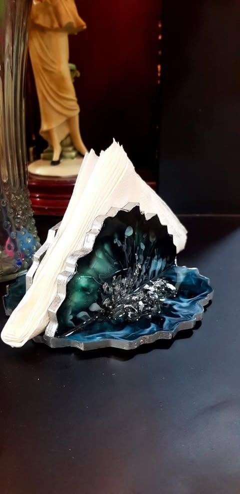 A decorative centrepiece for dining table