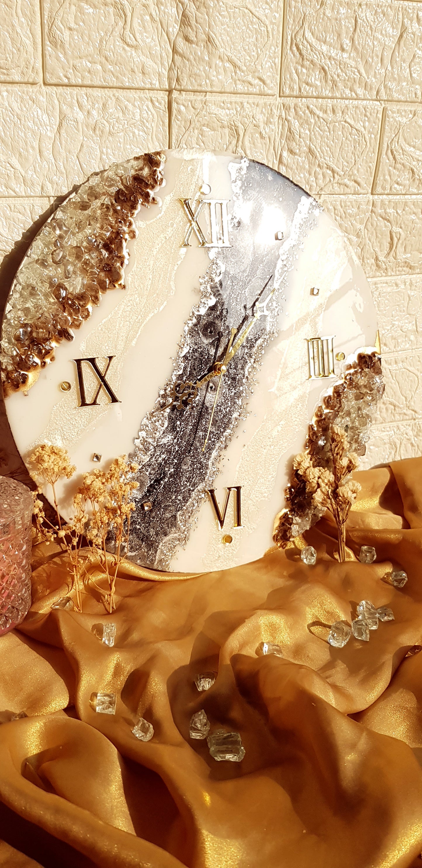 Divinity - The Wall Clock