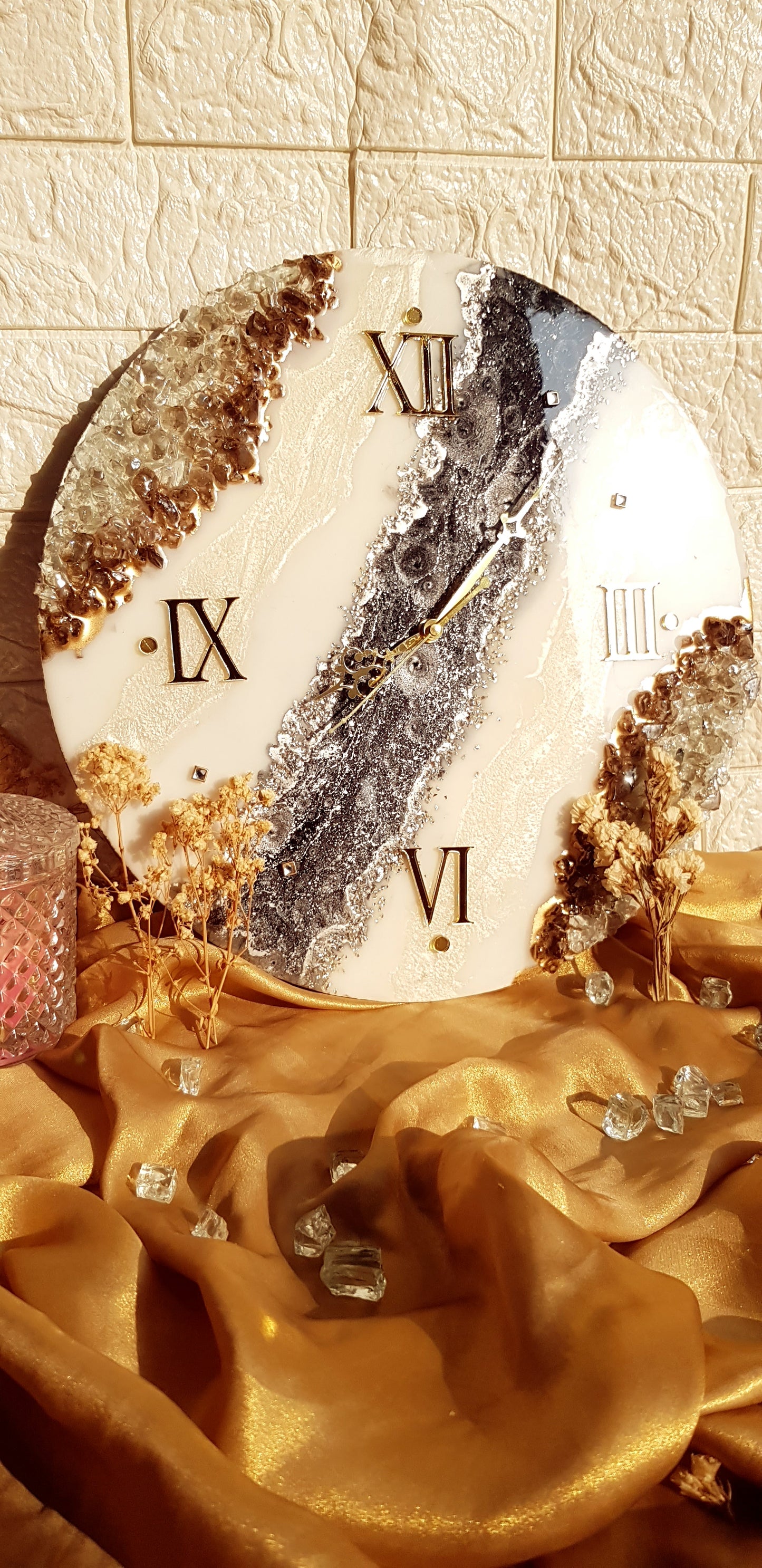 Divinity - The Wall Clock